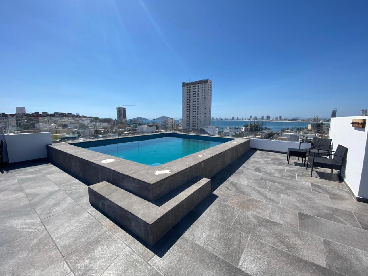 Condo In El Centro Near Malecon! Масатлан Экстерьер фото